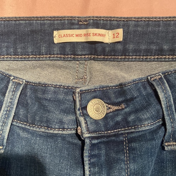 Women’s Mid-Rise Skinny Levi’s - Picture 2 of 6